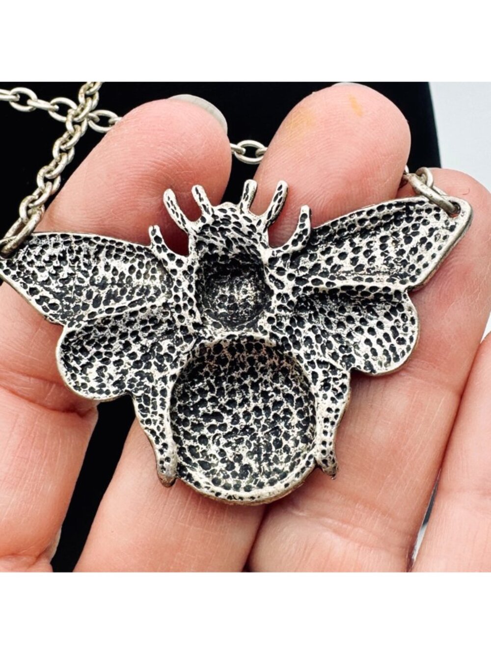Bee Pendant Statement Necklace Antiqued Silver Tone Rhinestones 34" - Picture 4 of 8